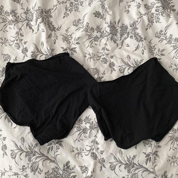 Skims 2 underwear in black size small - Picture 10 of 10